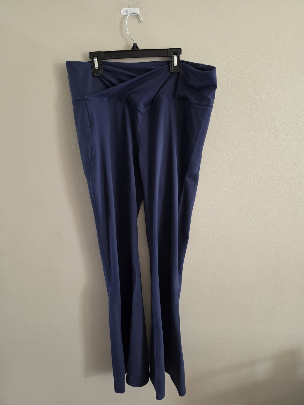 Yitty XL Navy Blue Flare Leggings Crossover Waist Yoga Pants 32” Inseam Pockets